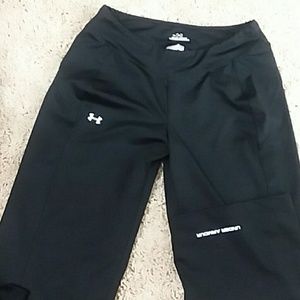UA workout capris